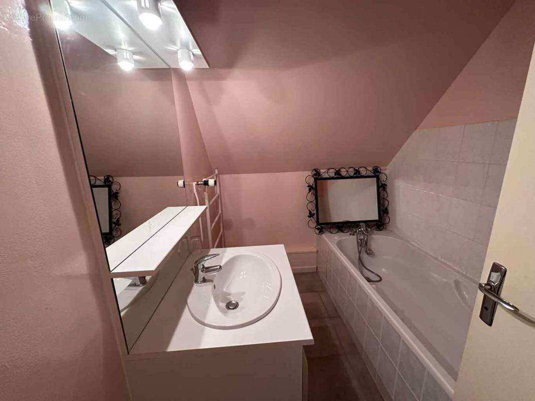 Maison à LE GUE-DE-LA-CHAINE