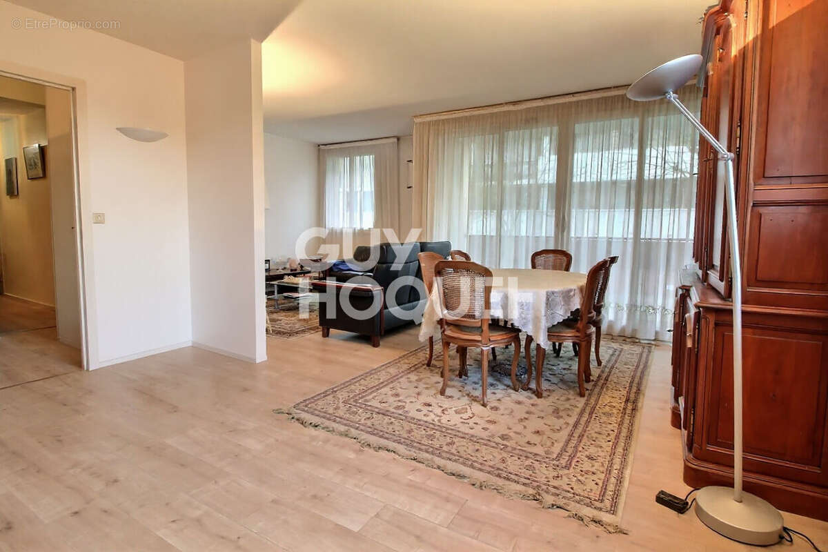 Appartement à CHAVILLE