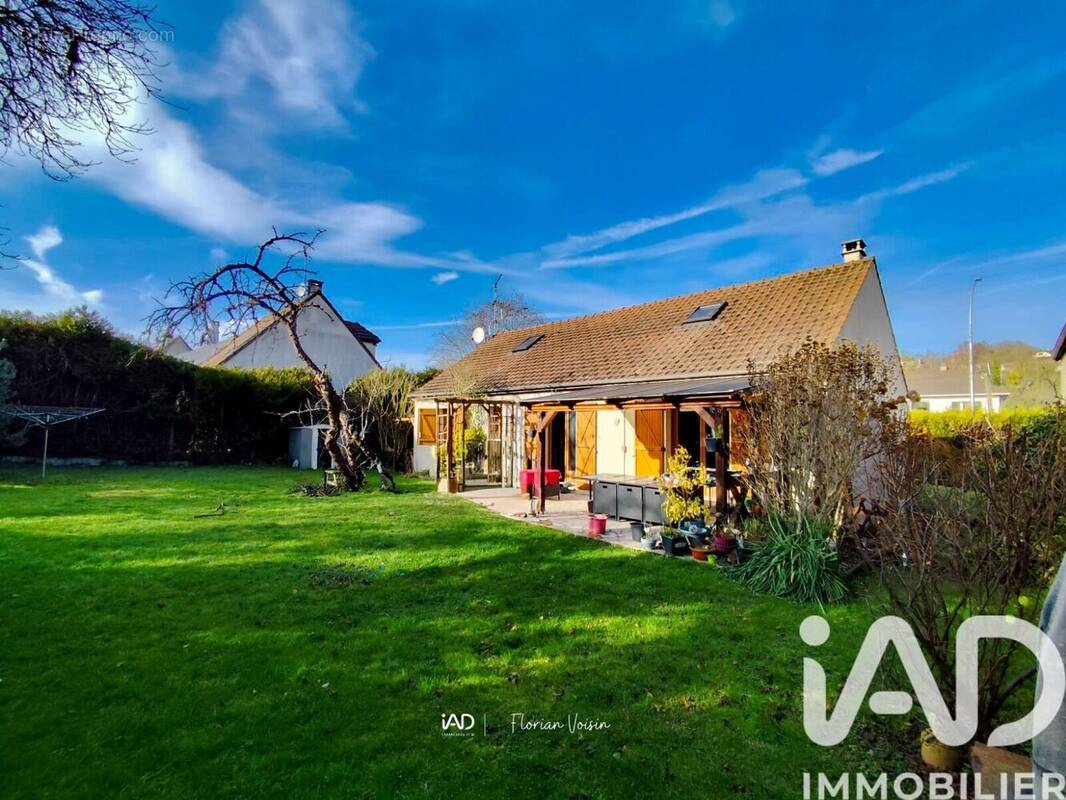 Photo 1 - Maison à JUZIERS