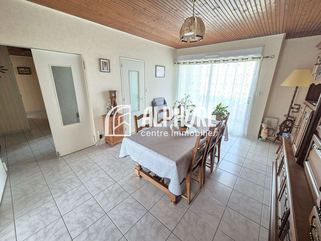 Maison à SAINT-MARTIN-DES-NOYERS