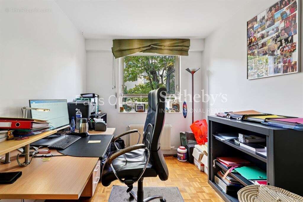 Appartement à NEUILLY-SUR-SEINE