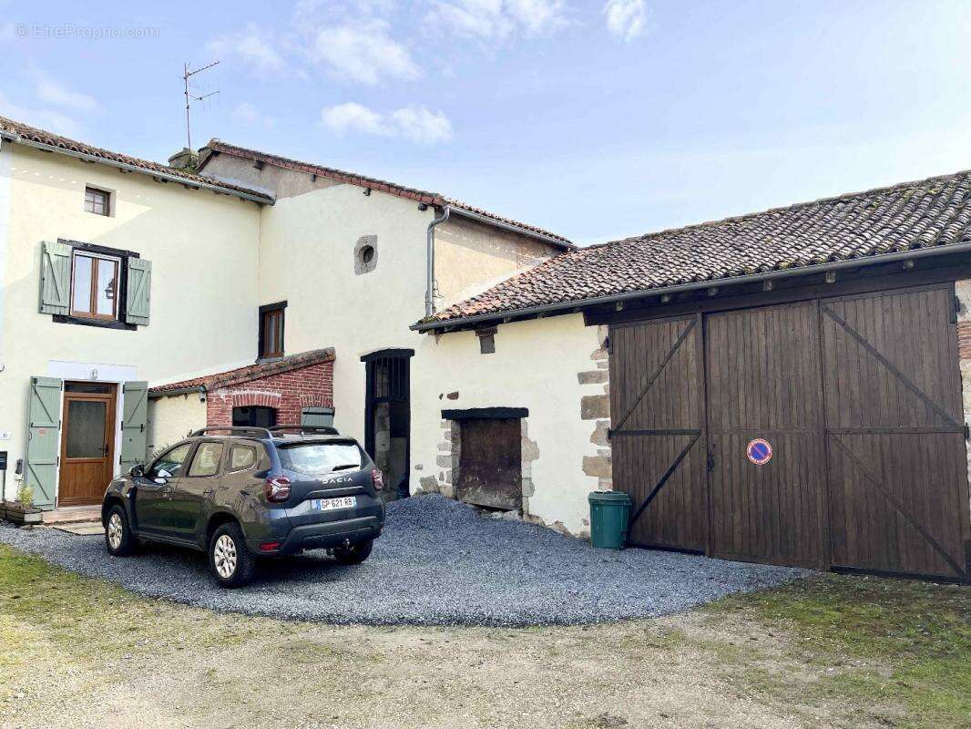 Maison à LE VIGEANT
