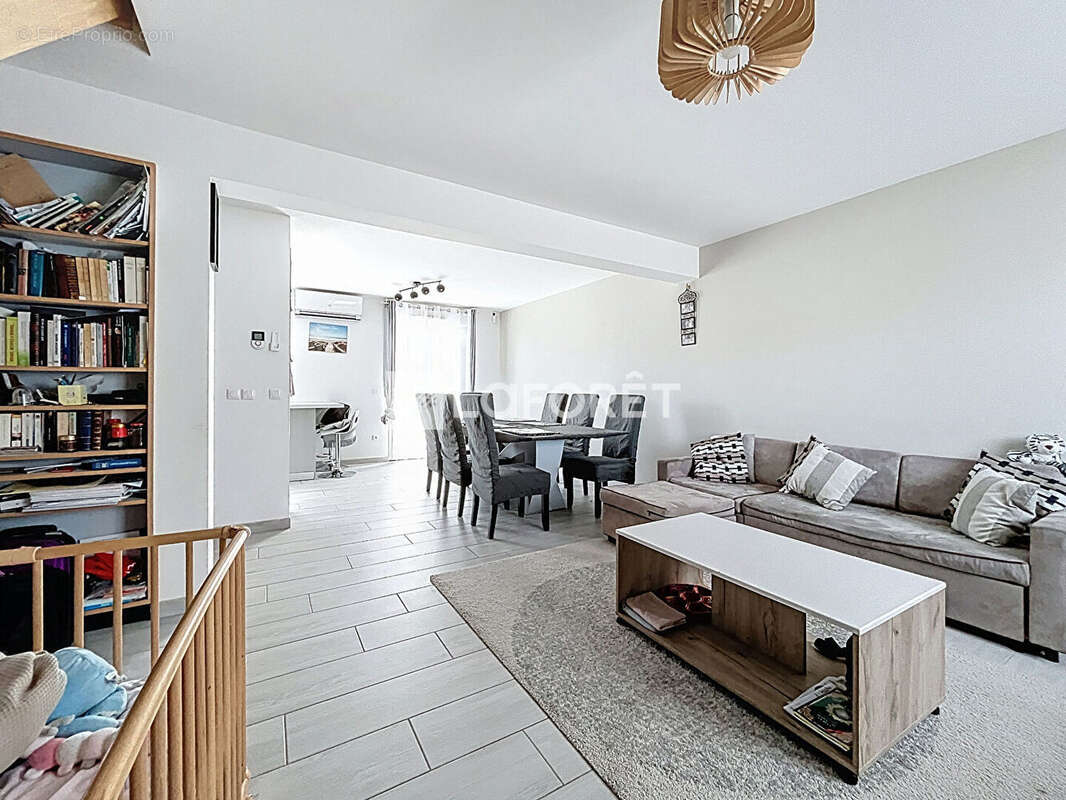 Maison à COURCELLES-SUR-SEINE