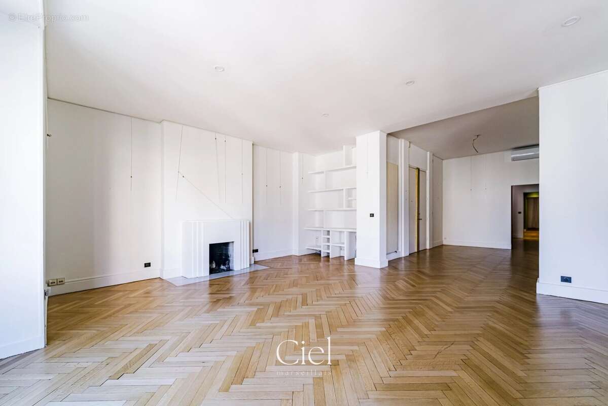 Appartement à MARSEILLE-8E