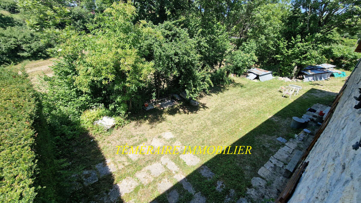 Proche Doucier- Ancienne ferme mitoyenne de 464m2 hab - photo 5