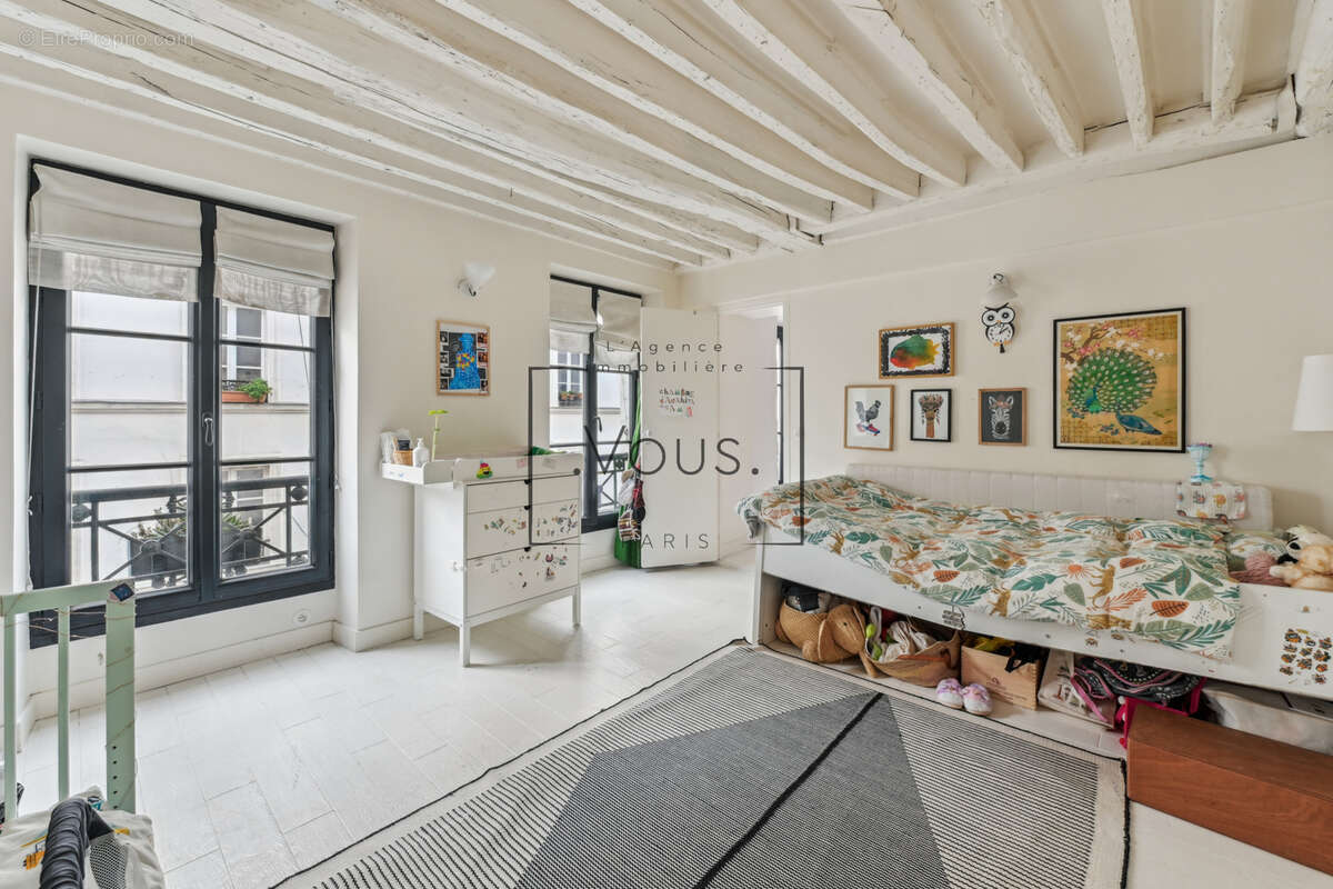 Appartement à PARIS-3E