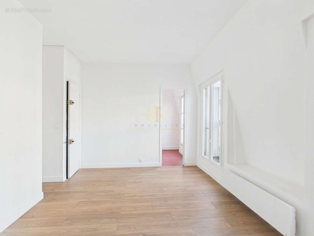 Appartement à PARIS-3E