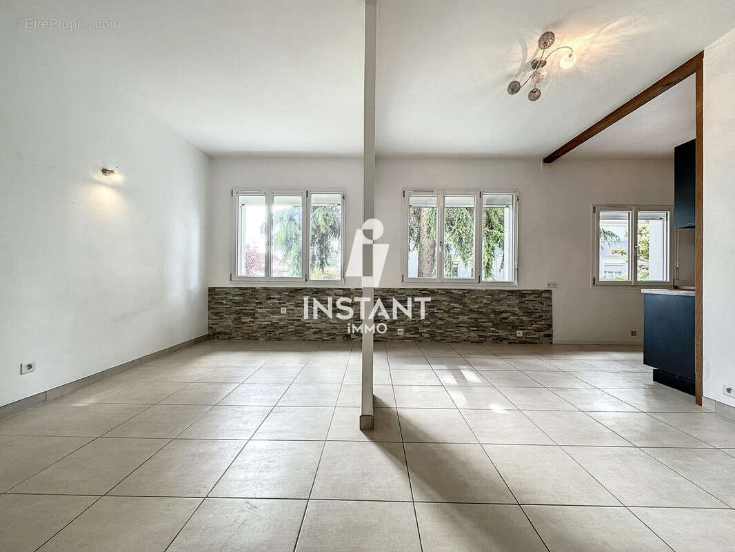 Appartement à SAINT-MAUR-DES-FOSSES