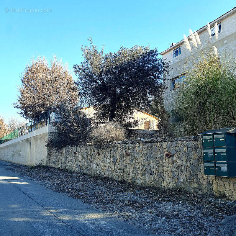 Commerce à SAINT-PAUL-LES-DURANCE