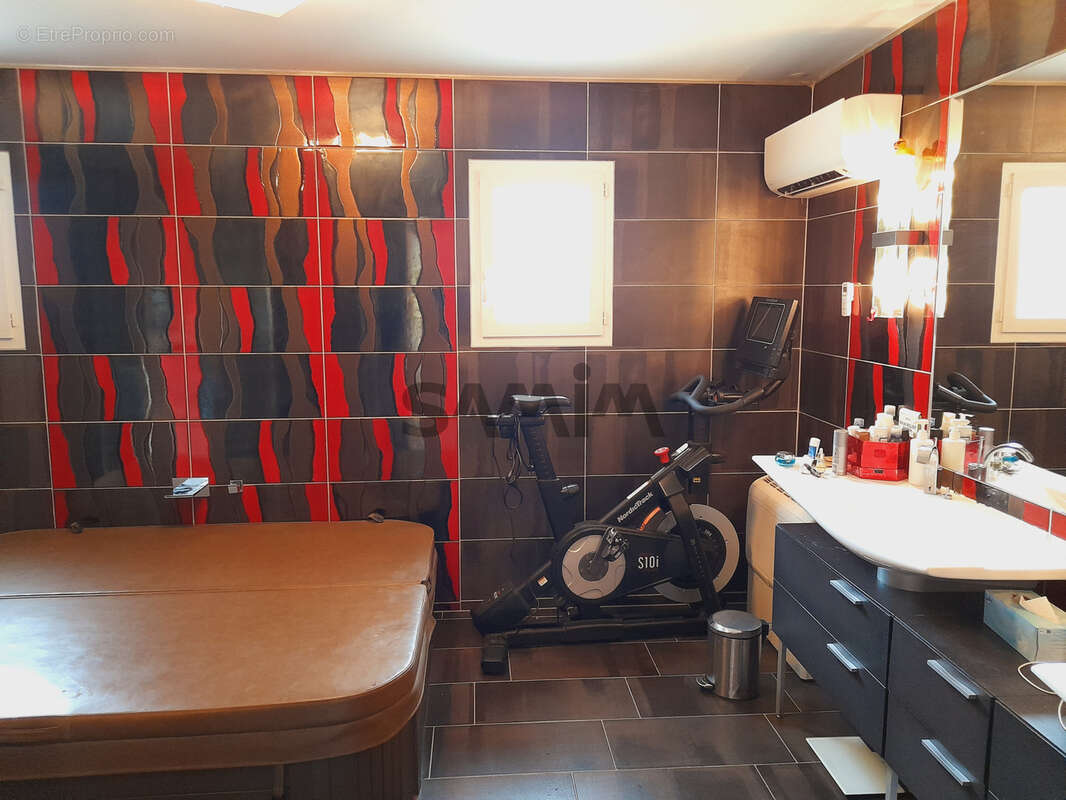 Maison à RIBAUTE-LES-TAVERNES