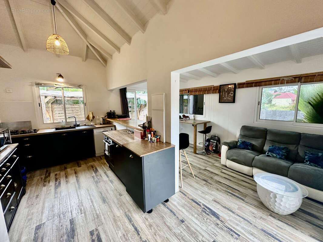 Maison à CAPESTERRE-BELLE-EAU