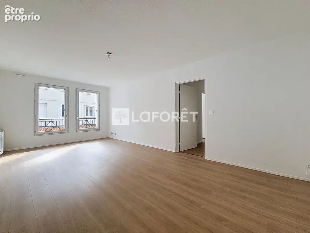 Appartement 3 pièces 74 m² · à Elbeuf · 73,7 m² · 86 000 €