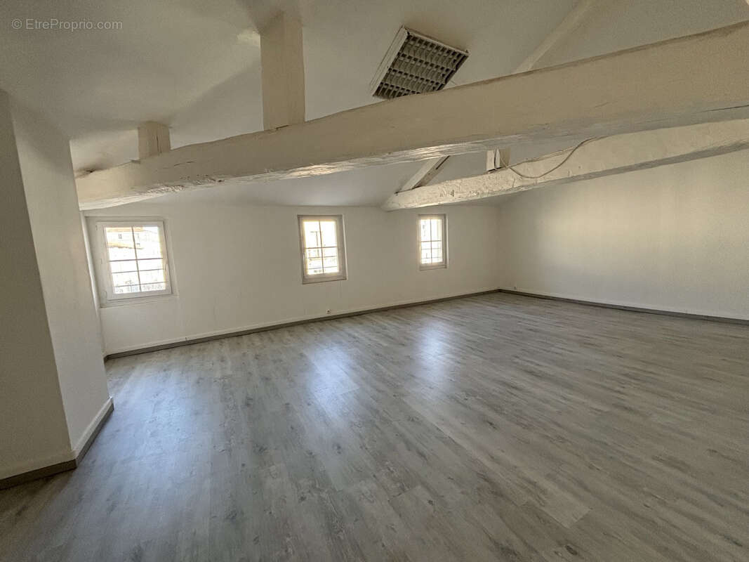 Hyper centre immeuble mixte local commercial et triplex f4 - photo 19