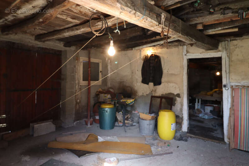 Jolie maison en pierre de taille au cœur de Saint-Julien sur Reyssouze - photo 15