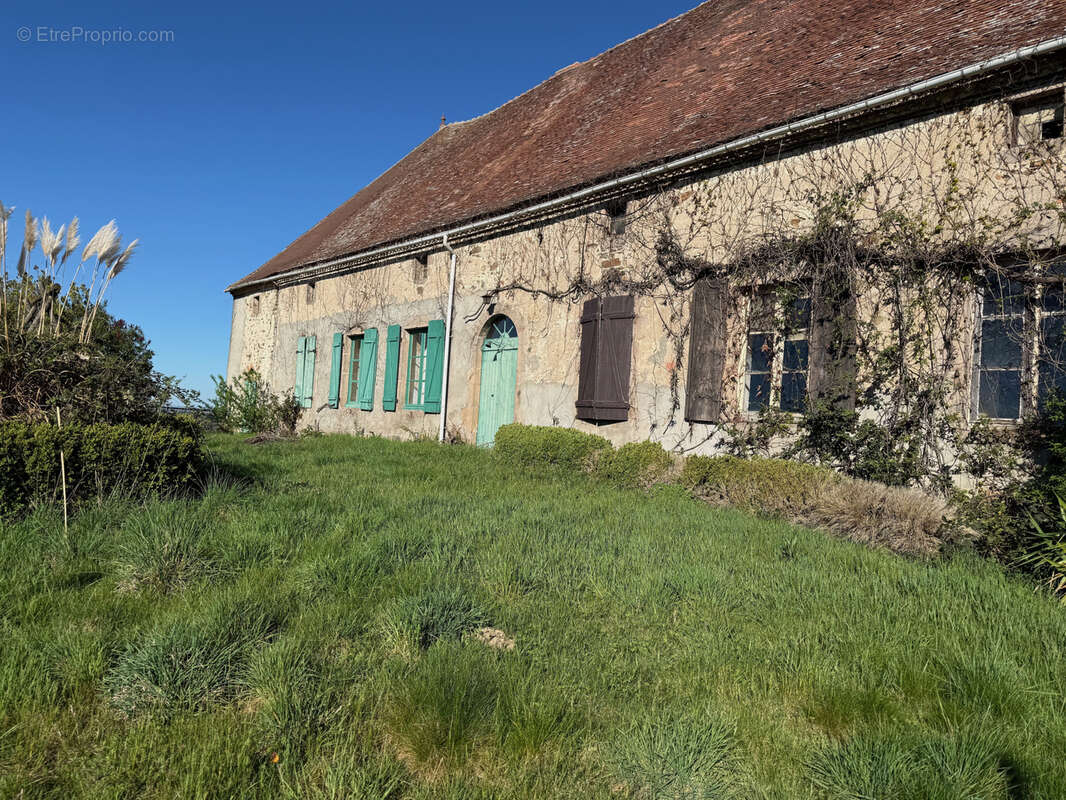 Maison à ARS-LES-FAVETS