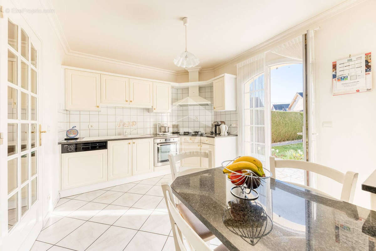 Maison à PONTAULT-COMBAULT