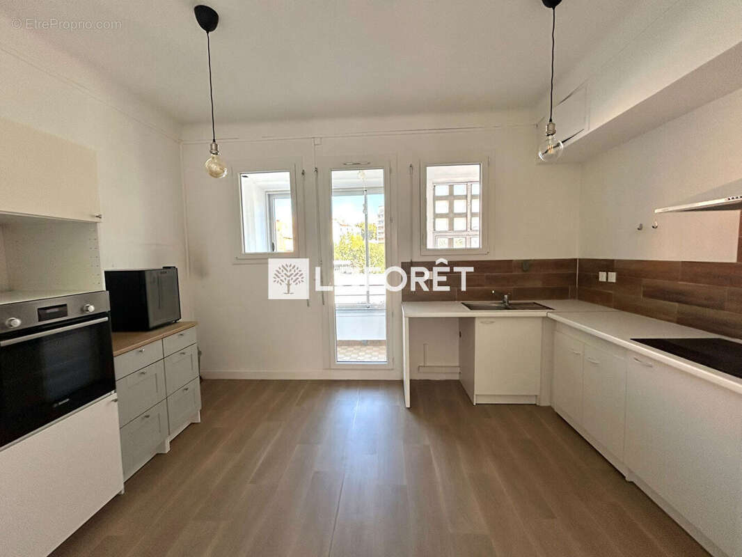 Appartement à MARSEILLE-2E