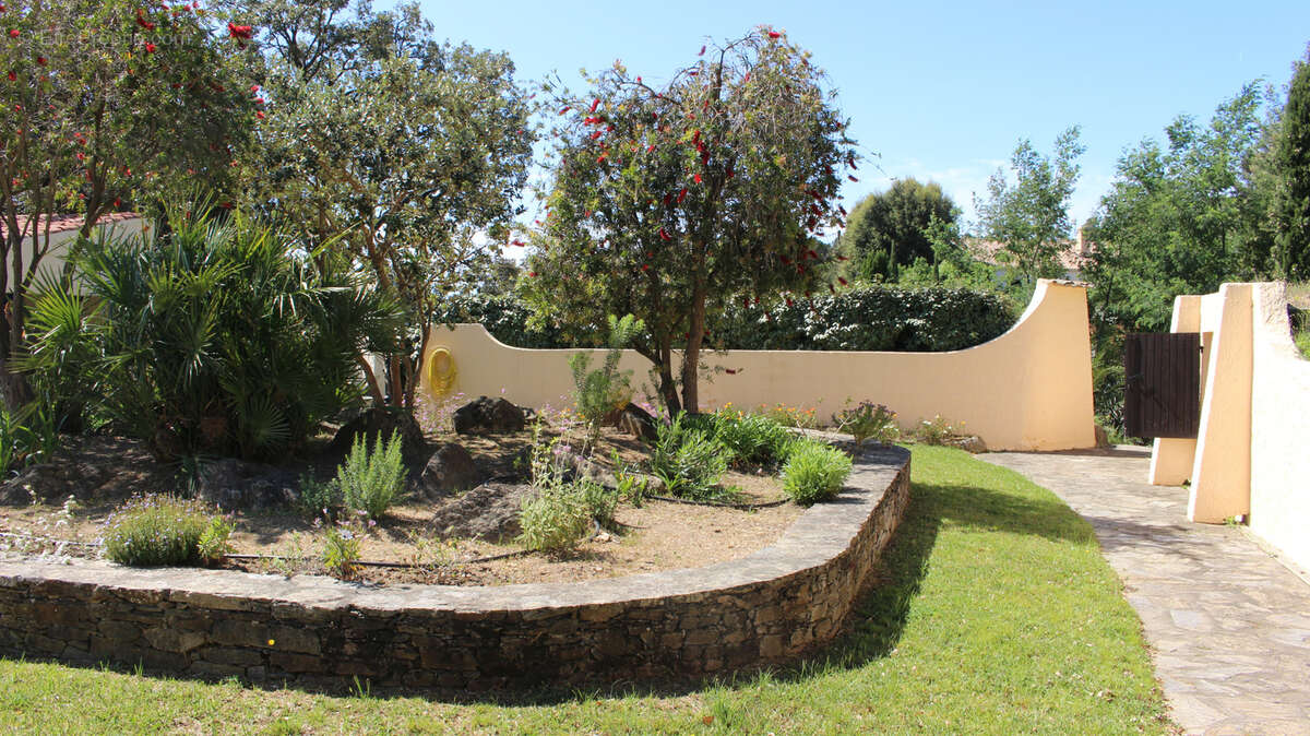 Maison à BORMES-LES-MIMOSAS