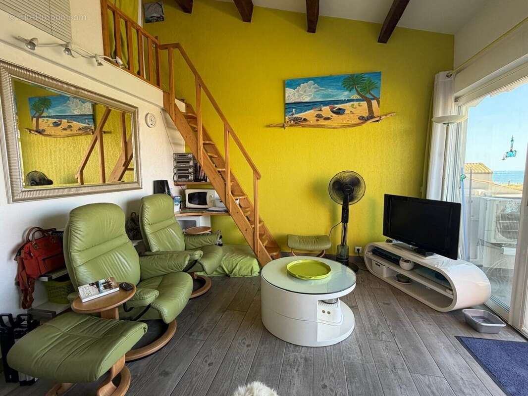Vue mer et pyrénées : 3 pieces en duplex - photo 3