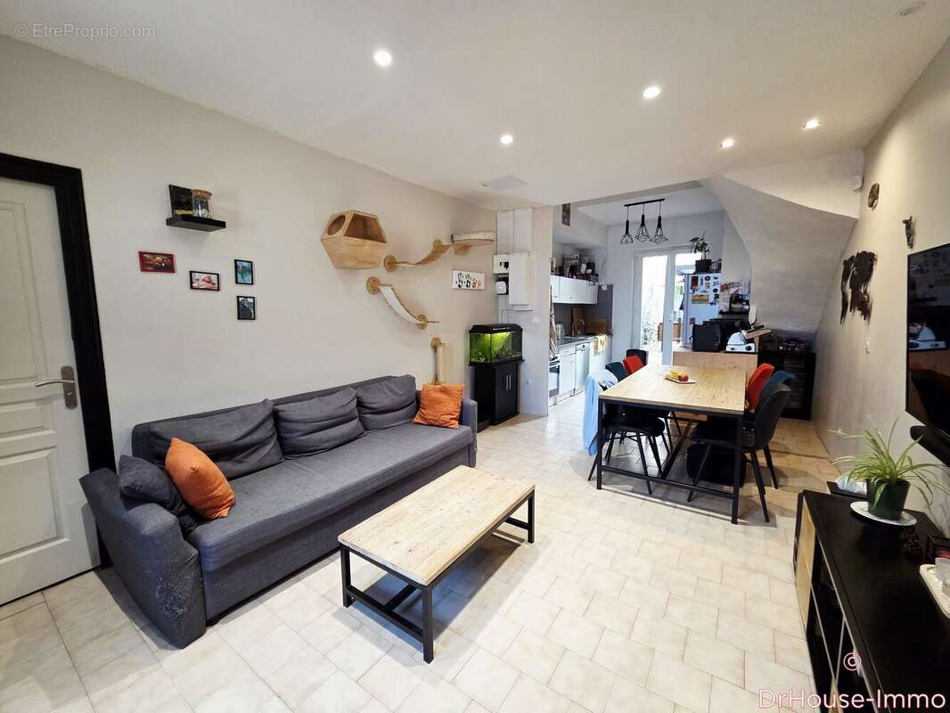 Maison à NISSAN-LEZ-ENSERUNE