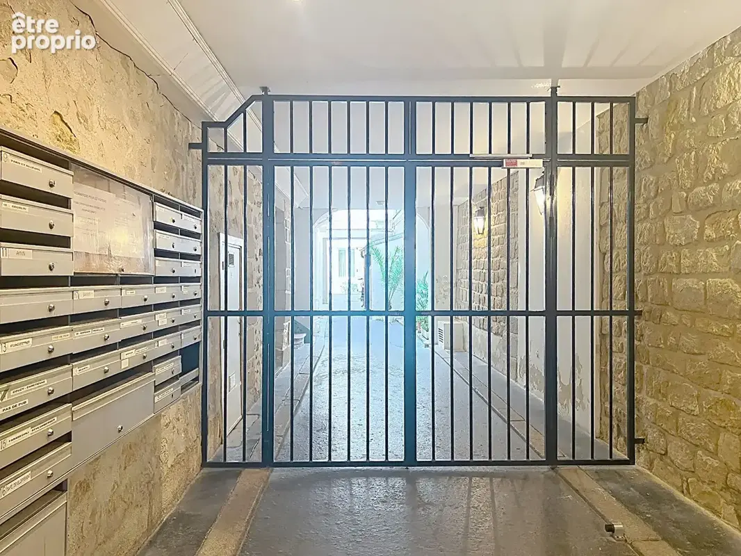 Appartement  studio - 13.20 m2 - rue saint sauveur - paris 2eme - photo 9