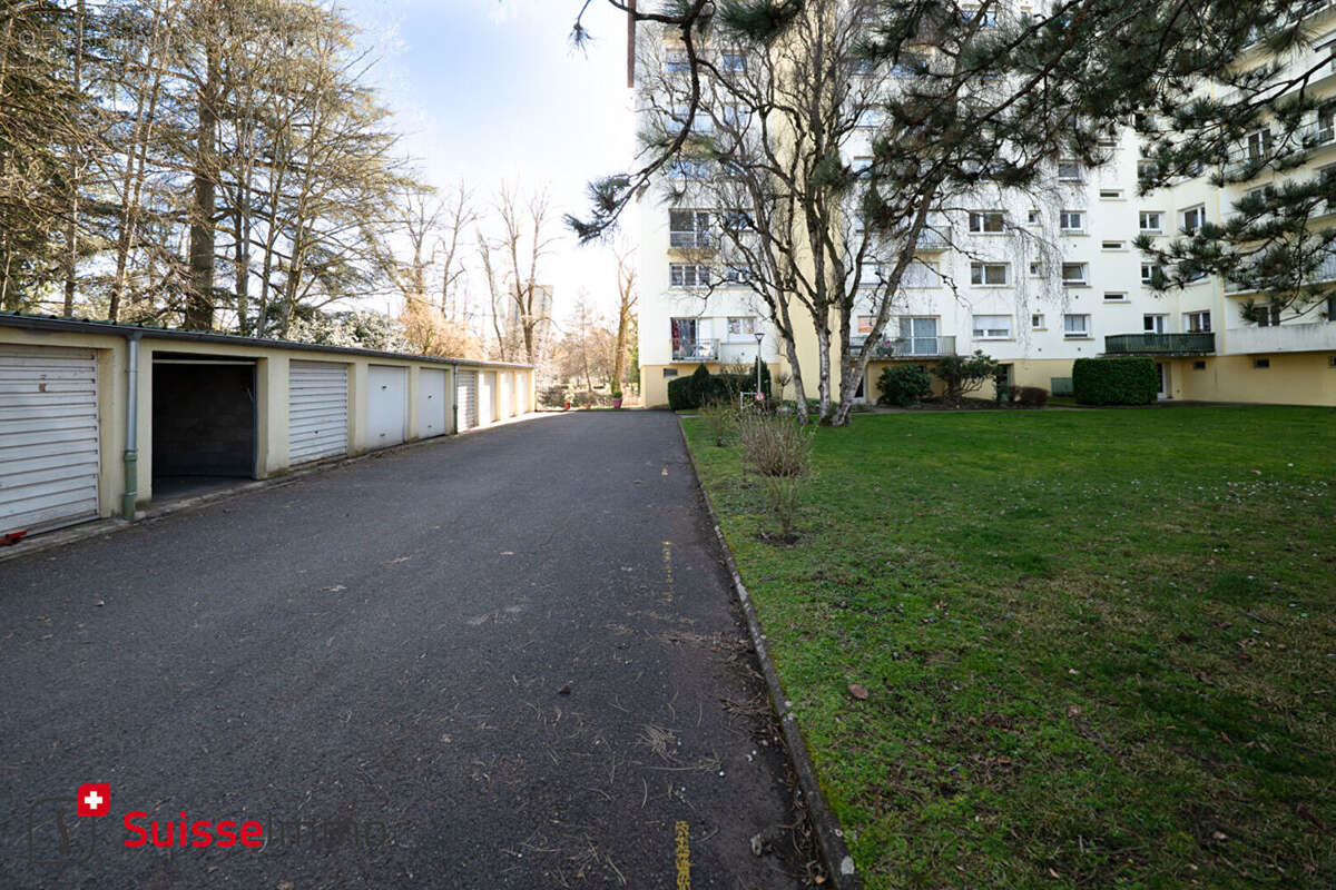 Appartement  4 pièces 70.4 m2 - 2 balcons - Vue Château et pré-la-Rose - photo 13