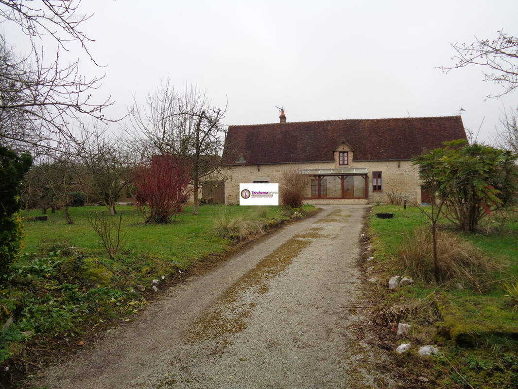 Maison à LE MELE-SUR-SARTHE