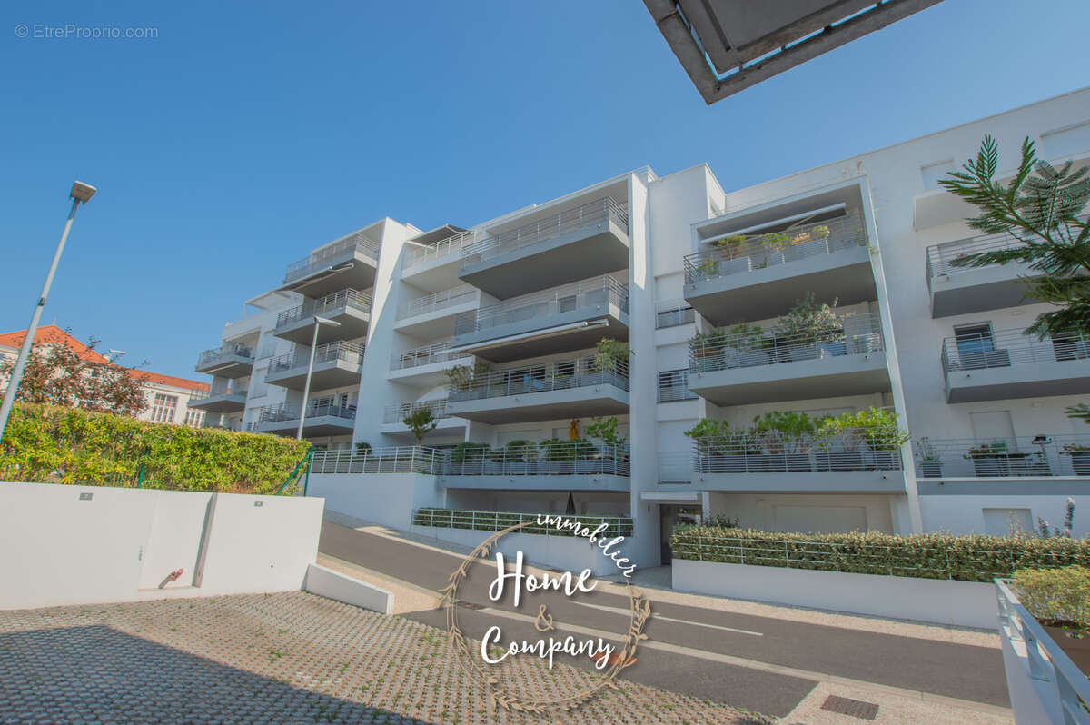 Royan centre - appartement avec terrasse au calme - photo 2
