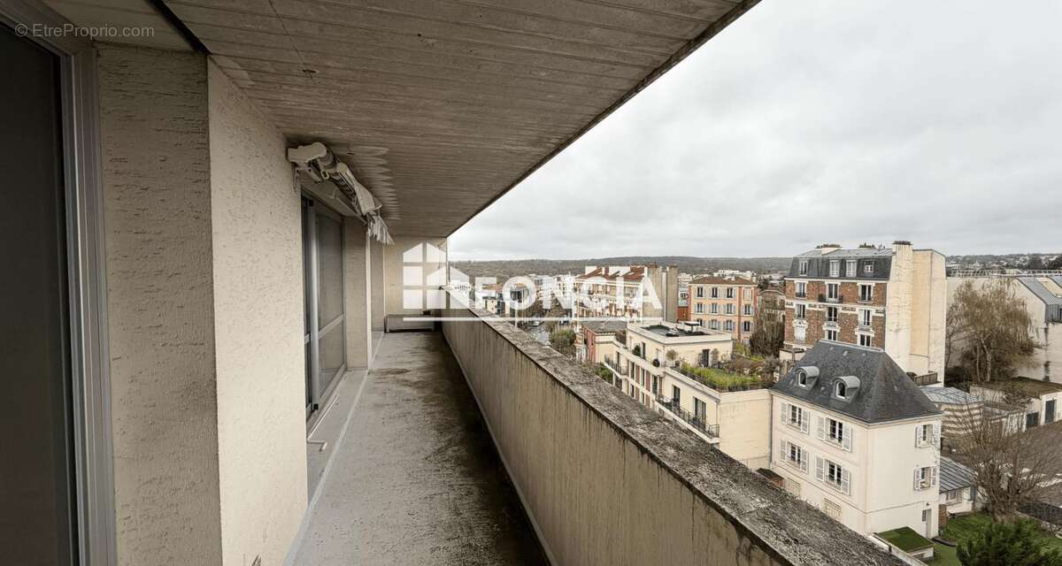 2 pièces au dernier étage - photo 9