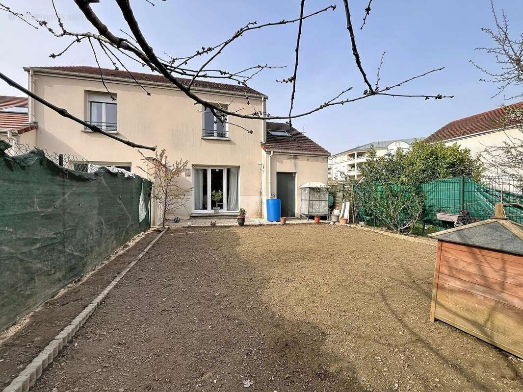 Maison à VILLENEUVE-SAINT-GEORGES