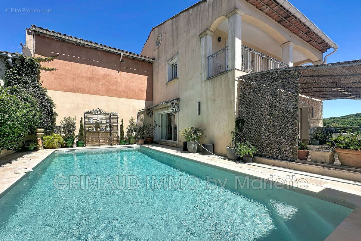 Maison à LA GARDE-FREINET