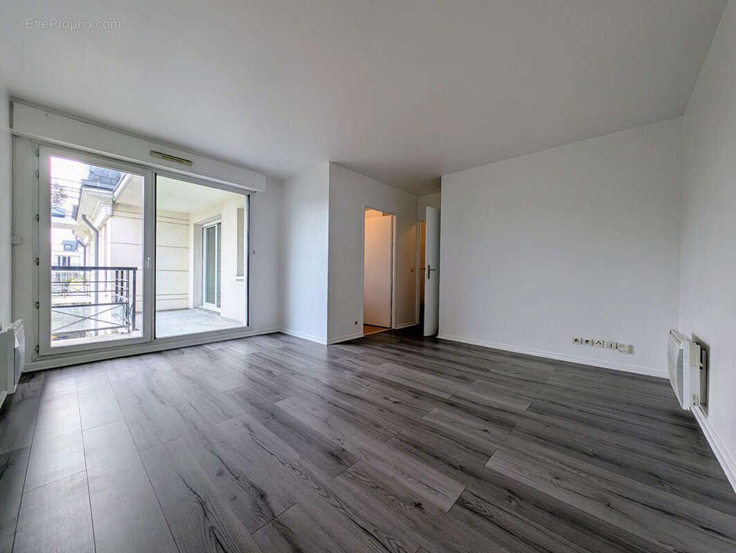 Appartement à SARTROUVILLE