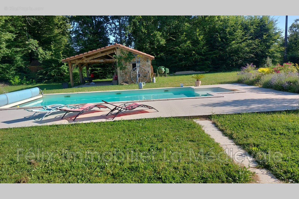 Maison à LA ROQUE-GAGEAC