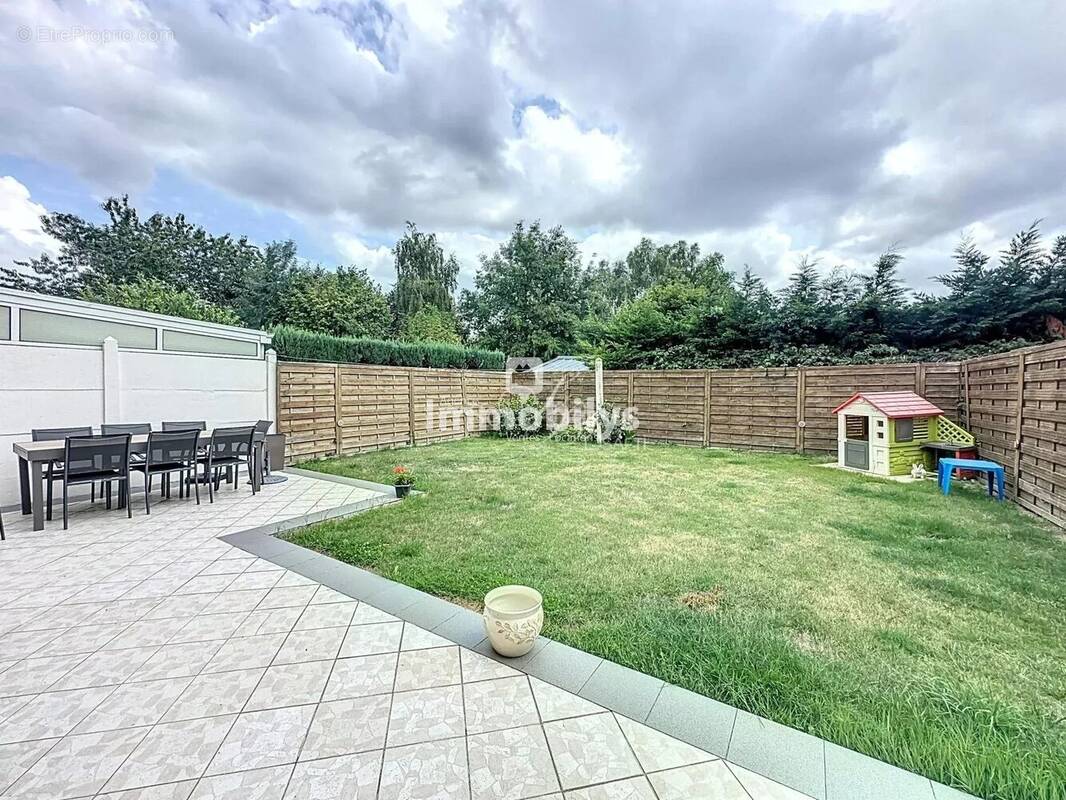 Maison à COURRIERES