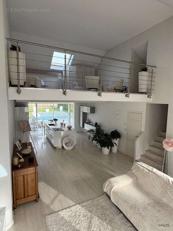 Maison à SERVIGNY-LES-SAINTE-BARBE