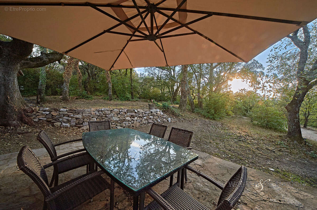 Maison à LA GARDE-FREINET