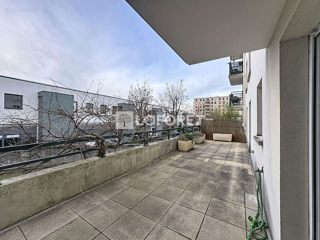 Appartement à COLOMBES