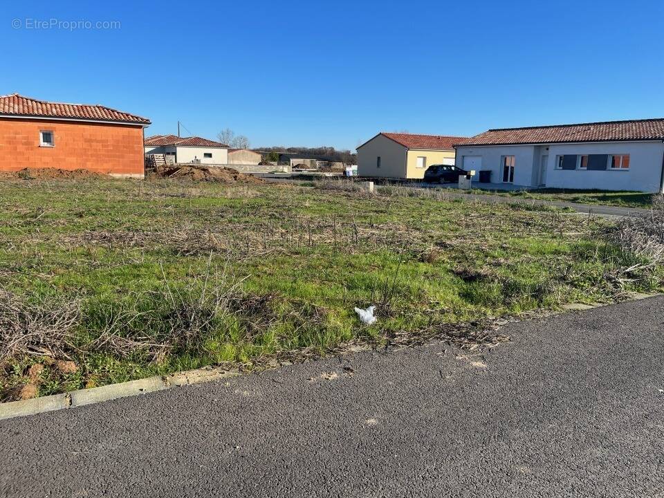 Terrain à LISLE-SUR-TARN