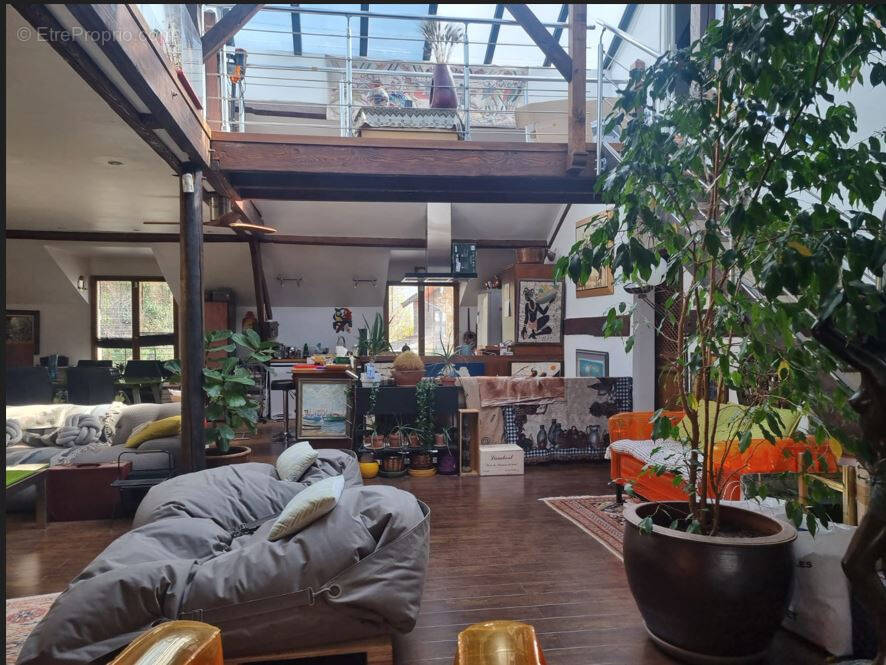 Autre à CORBEIL-ESSONNES