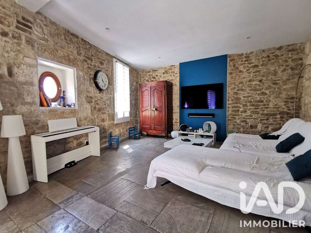 Maison 195 m² à Lunel  - photo 4