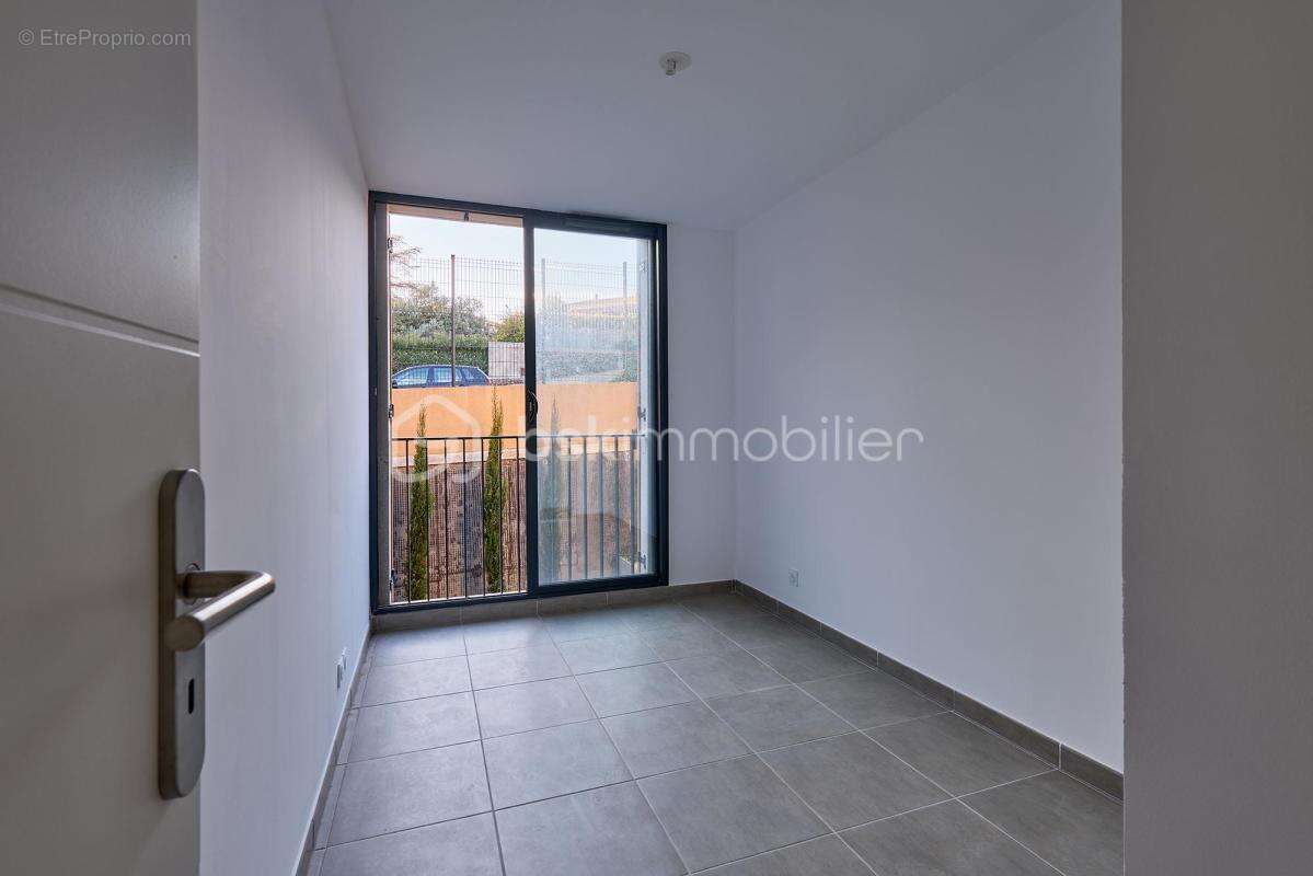 Appartement T3 neuf avec terrasse et vue jardin – Prestations de qualité – Secteur des Pins - photo 7