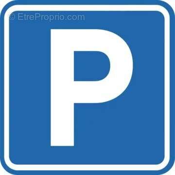Parking à PARIS-18E