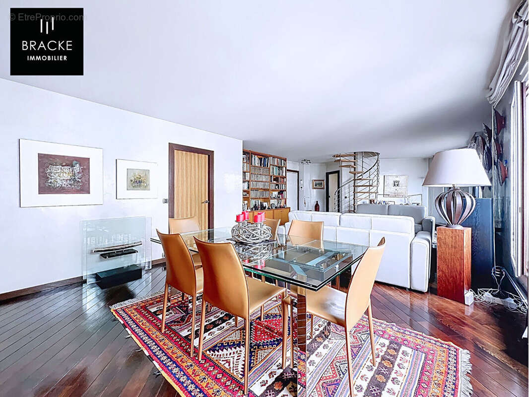 Appartement à COURBEVOIE