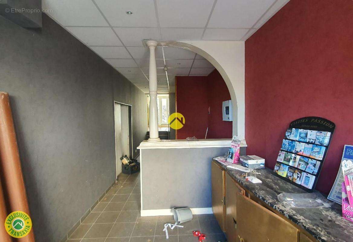 Commerce à AUZANCES