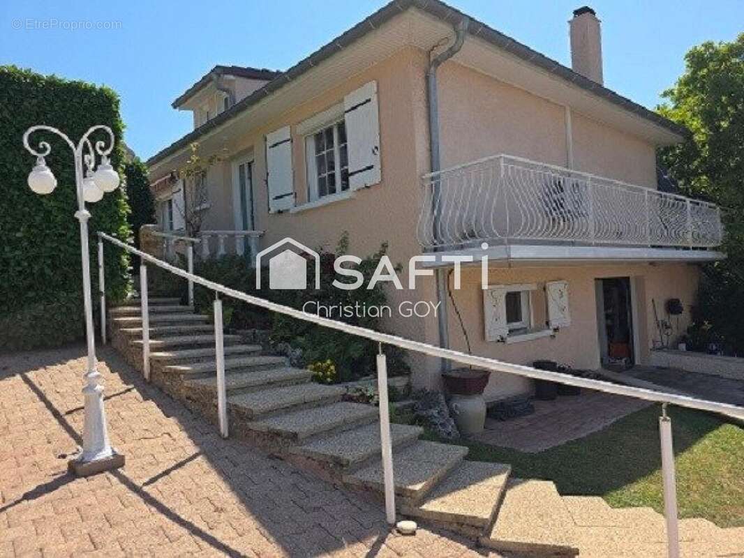 Photo 2 - Maison à SAINT-BONNET-DE-MURE