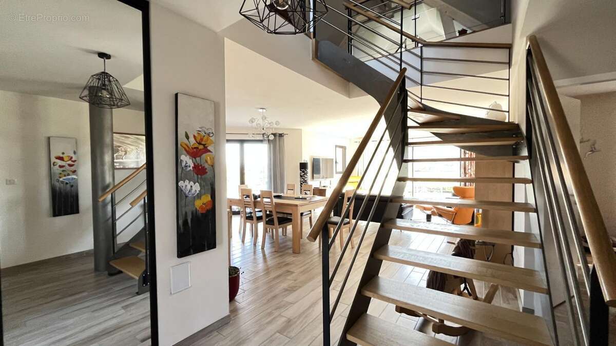 Maison à LUZY