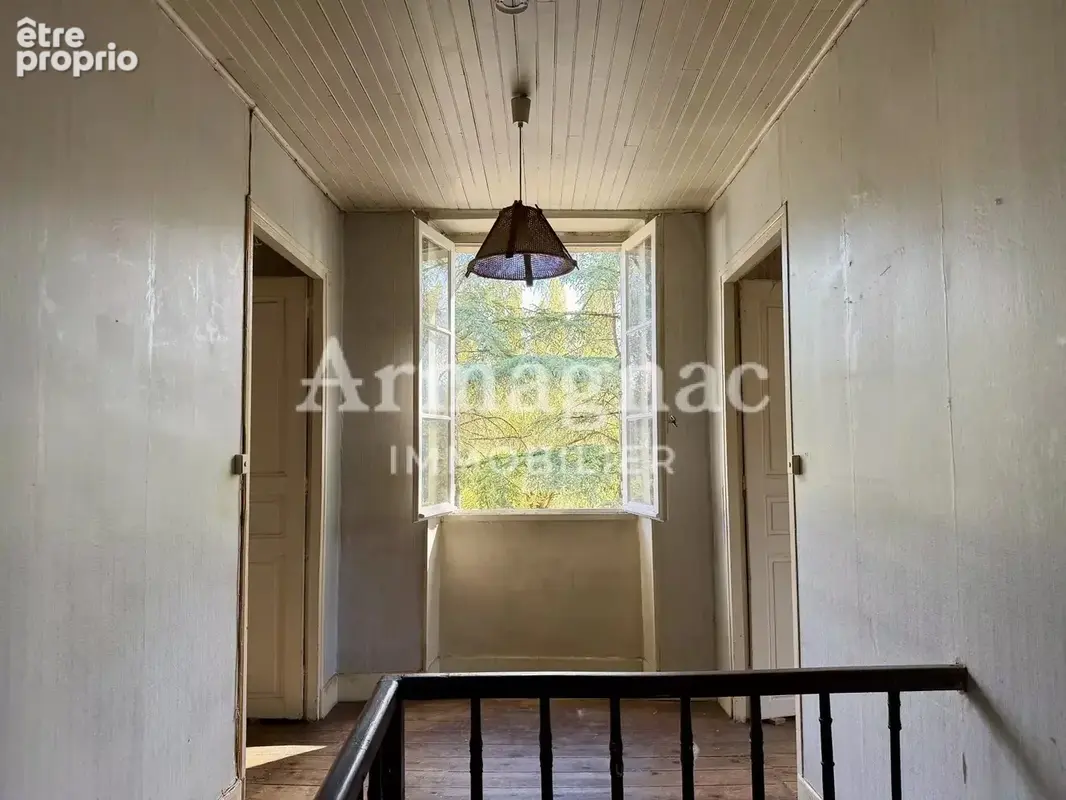Maison en pierre à rénover avec jardin et dépendances - photo 8