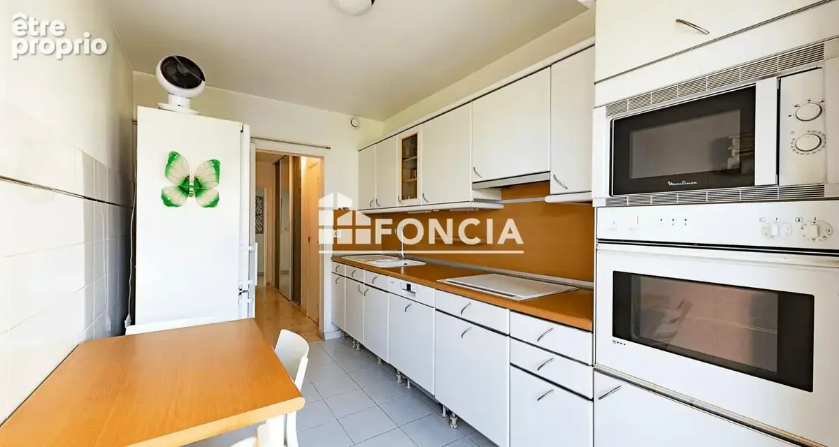 Nice corniche fleurie dans residence securise avec piscine et jardins, 4 pieces vue mer, cave poss. garage en sup - photo 11