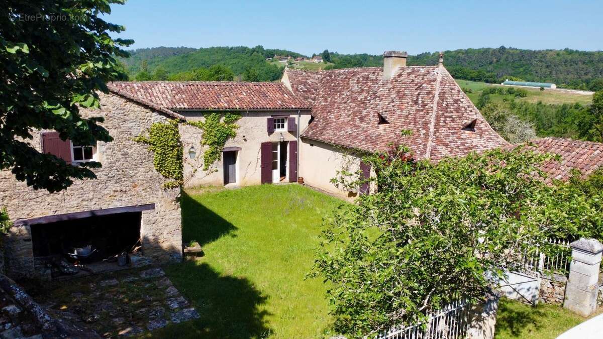 Maison à LE BUISSON-DE-CADOUIN