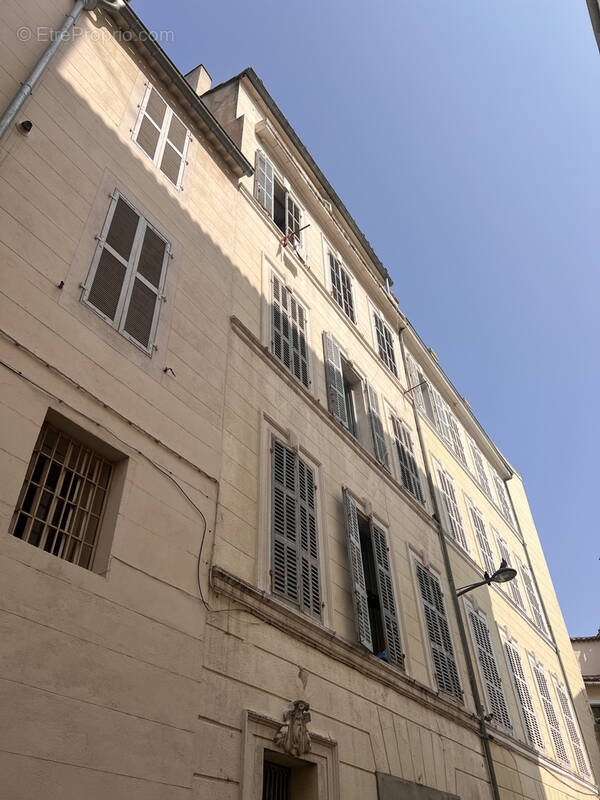 Appartement à MARSEILLE-1E